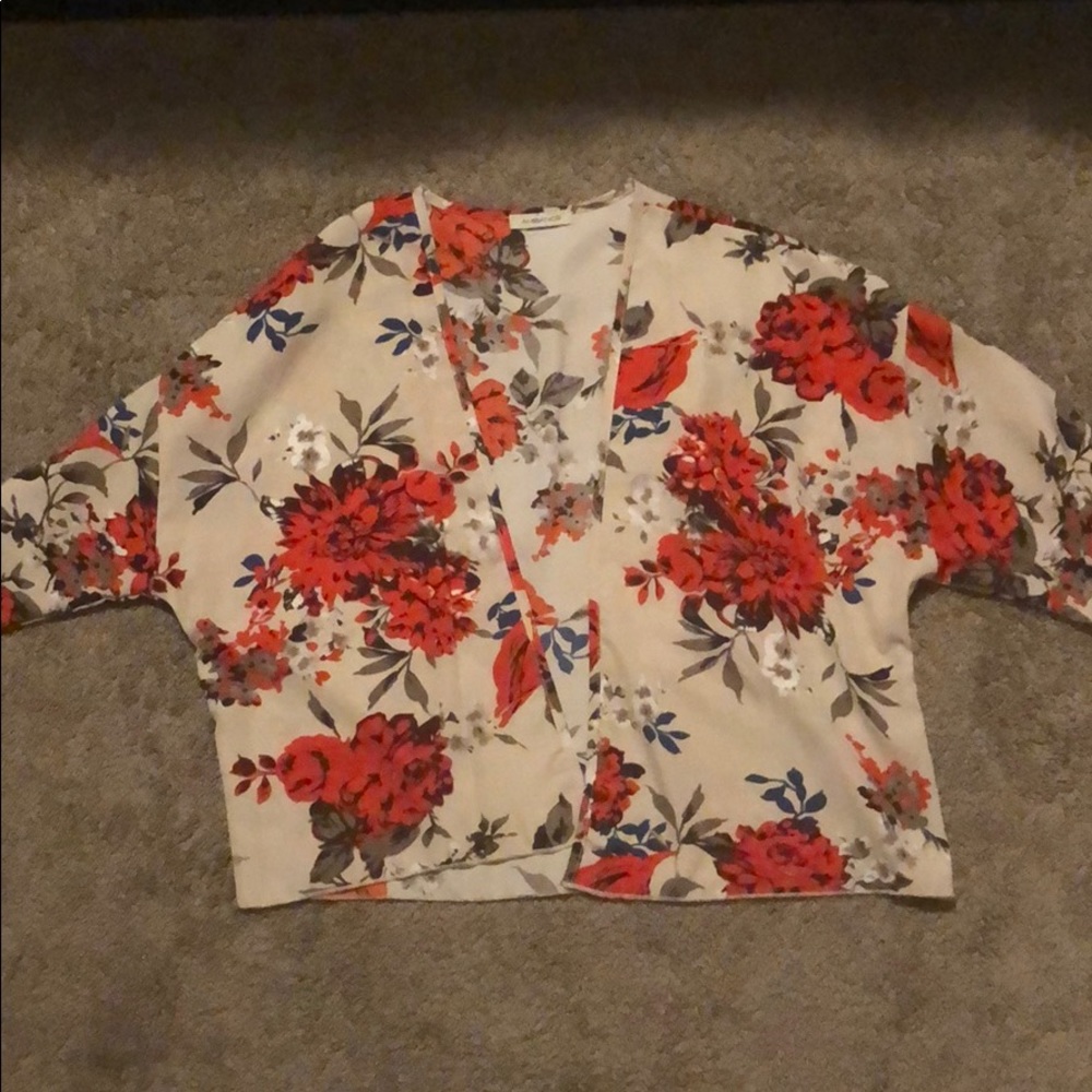 🚫SOLD🚫 Flowered Kimono